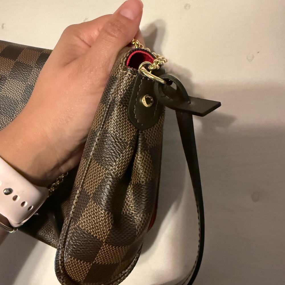 Elegant Brown Checkered Crossbody Bag with Gold Accents - Picture 4 of 11